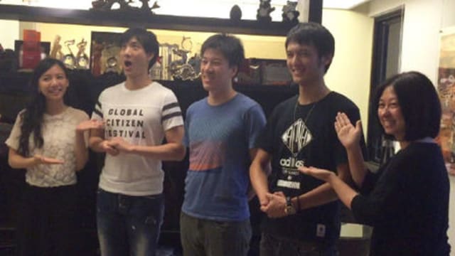 李靓蕾同框王力宏12年助理旧照被翻　网酸：把人当司机就认识