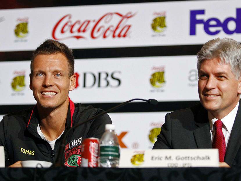 Tomas Berdych (left), who plays for the Singapore Slammers, with IPTL COO Gottschalk at yesterday’s press conference. The Slammers lost all their matches in Manila and prop up the table. Photo: Wee Teck Hian