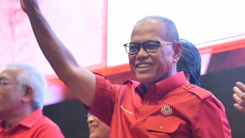 Menteri Besar Pahang Wan Rosdy raih undi tertinggi bagi jawatan Naib Presiden UMNO Menteri Besar Pahang Wan Rosdy raih undi tertinggi bagi jawatan Naib Presiden UMNO