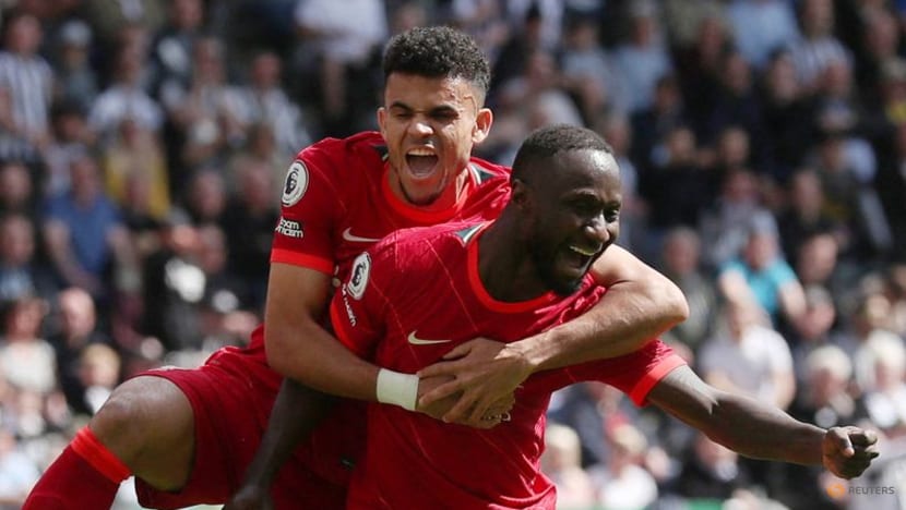 Liverpool keep pressure on Manchester City with 1-0 win at Newcastle Liverpool keep pressure on Manchester City with 1-0 win at Newcastle