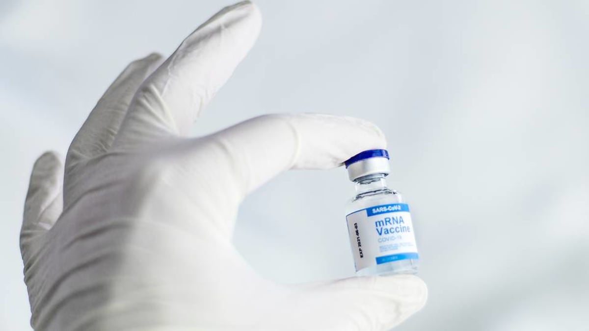 Singapura Memberikan Otorisasi Sementara untuk Vaksin Booster COVID-19 Pfizer Bivalent