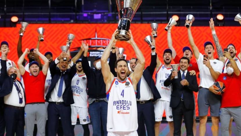 Basketball-Anadolu Efes edge Barcelona to win Euroleague title Basketball-Anadolu Efes edge Barcelona to win Euroleague title