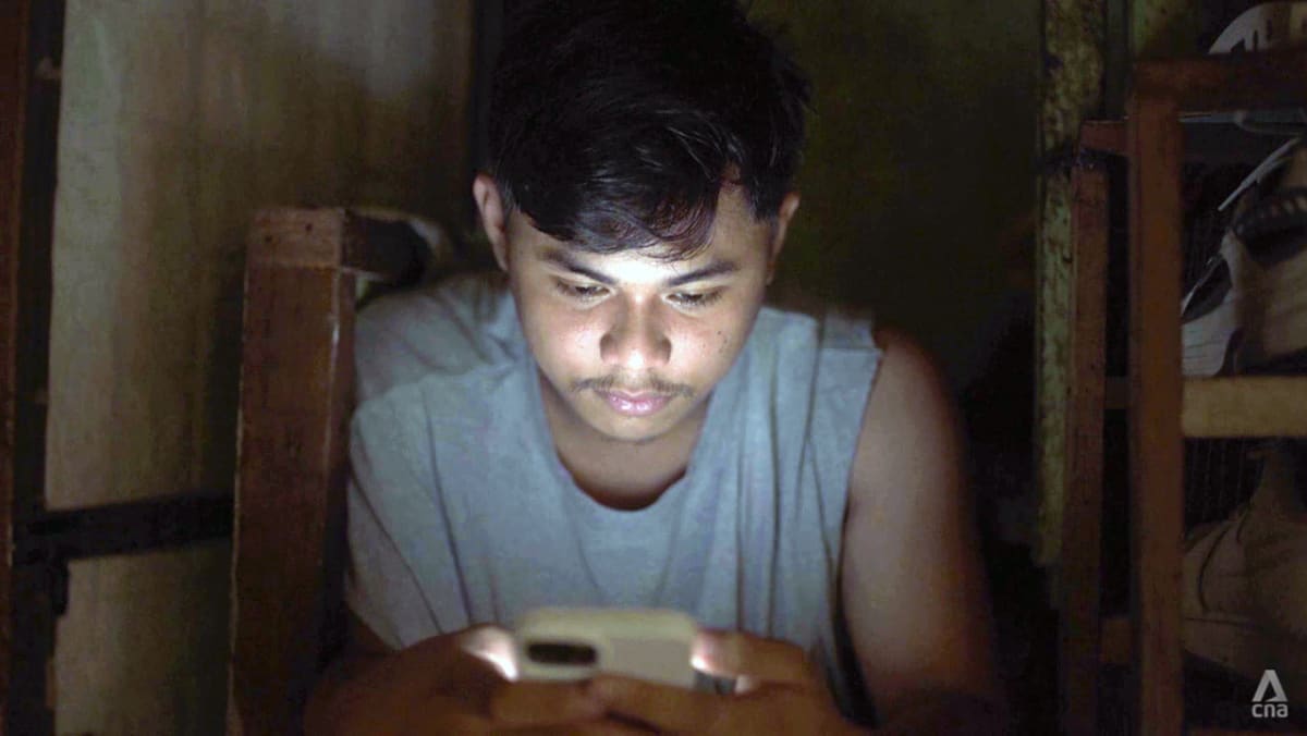 Gen Z Filipinos, the loneliest youths in Southeast Asia, are struggling. This is how and why Gen Z Filipinos, the loneliest youths in Southeast Asia, are struggling. This is how and why