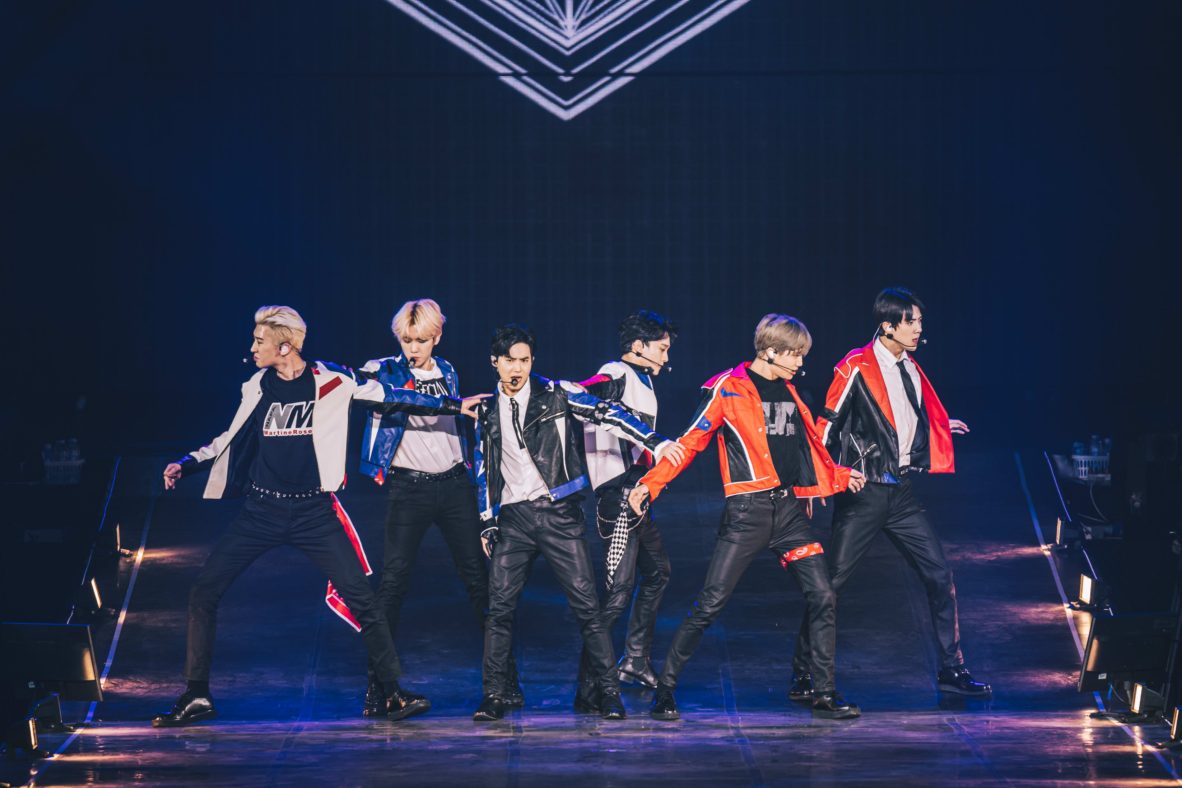 Which EXO member might show off his “sexy thighs” next time? Which EXO member might show off his “sexy thighs” next time?
