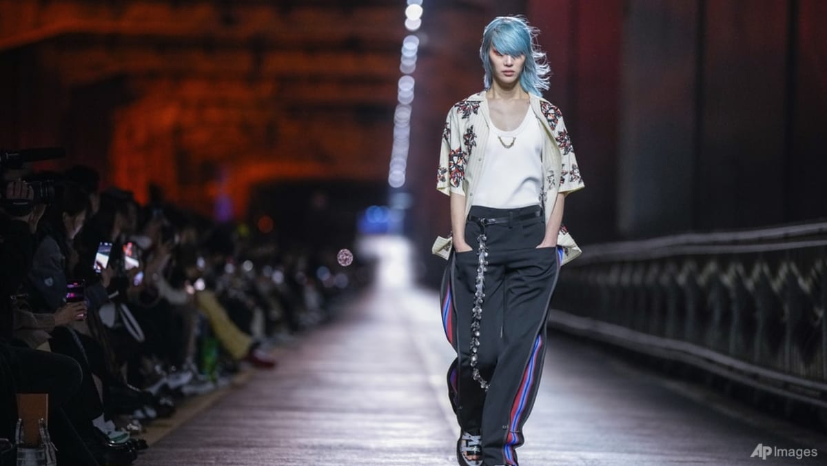 Louis Vuitton turns Seoul bridge into a runway