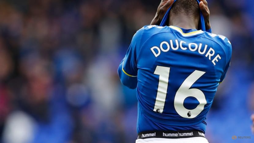 Everton say Doucoure does not need surgery for foot injury Everton say Doucoure does not need surgery for foot injury