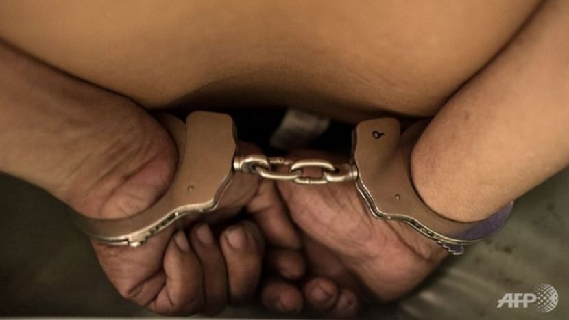 Serbuan antimaksiat di Johor: 6 lelaki S'pura diambil keterangan, 39 yang lain diberkas