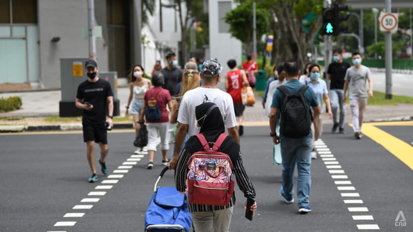 Singapore reports 1,004 new local COVID-19 cases; 90-year-old man is the latest fatality Singapore reports 1,004 new local COVID-19 cases; 90-year-old man is the latest fatality