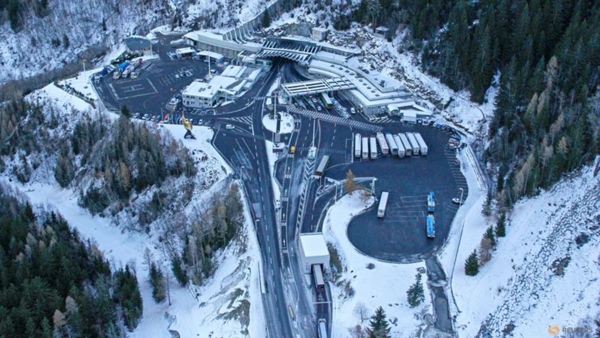 Closure of Mont Blanc tunnel between Italy and France postponed