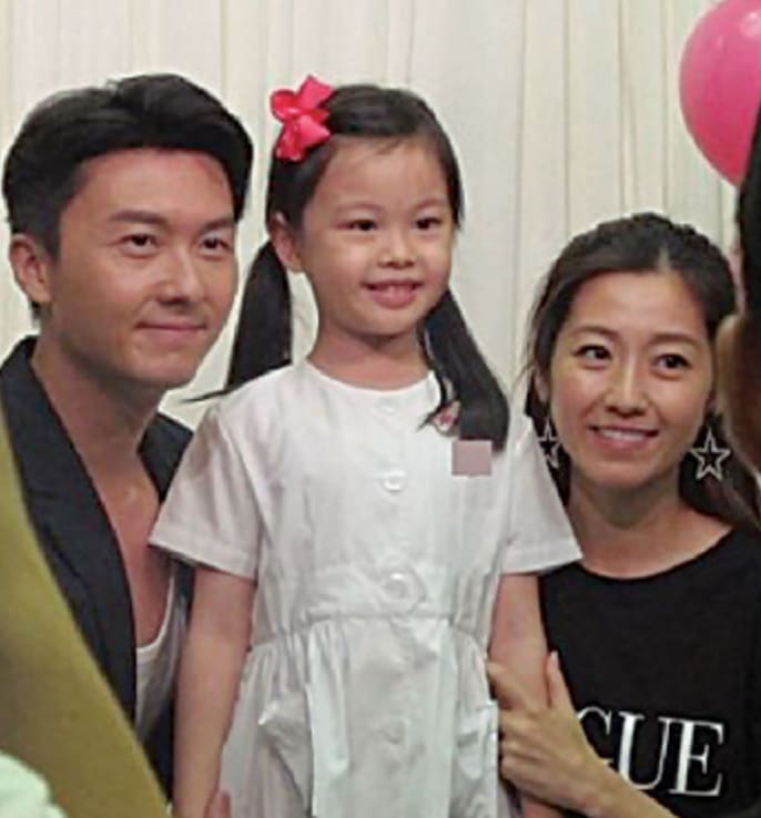 Vincent Wong Wants To Be His Daughter's Friend As His Parents Were “Pretty  Distant” When He Was a Child - 8days