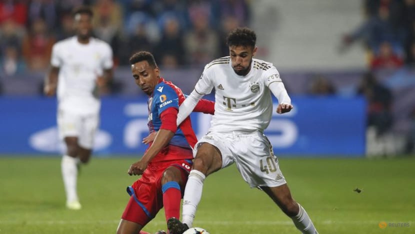 Soccer-Bayern Munich reach Champions League knockouts with 4-2 win over Plzen Soccer-Bayern Munich reach Champions League knockouts with 4-2 win over Plzen