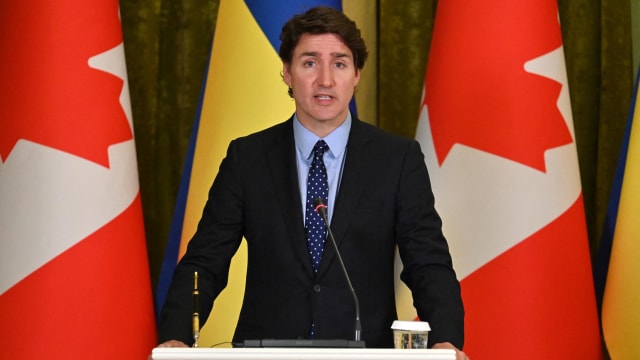 加拿大总理突访乌克兰 宣布提供5亿加元军事援助