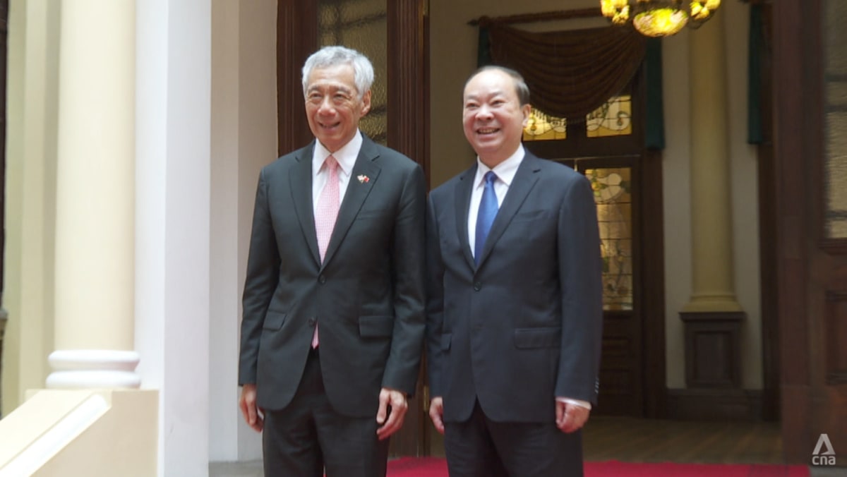 Perdana Menteri Singapura Lee bertemu dengan pejabat Guangdong Huang Kunming pada hari ketiga kunjungannya ke Tiongkok