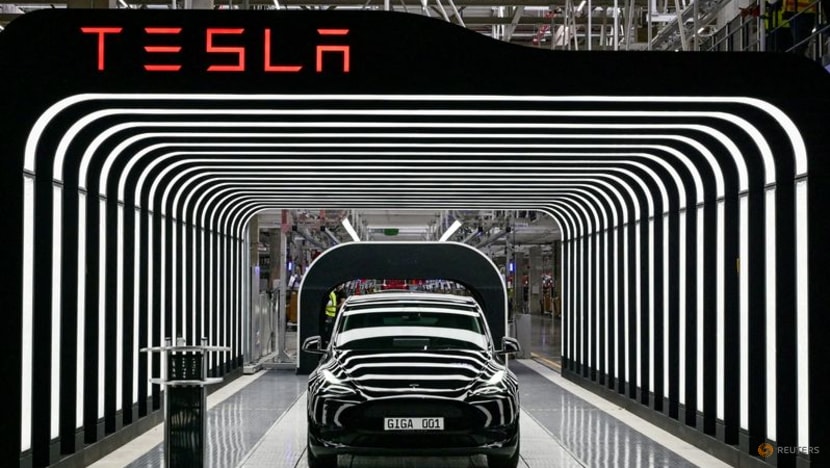 Feeling 'super bad' about economy, Musk wants to cut 10% of Tesla jobs