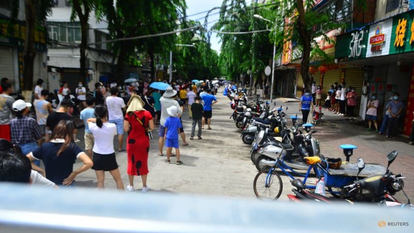China races to contain COVID-19 outbreaks in tourism hubs Tibet, Hainan China races to contain COVID-19 outbreaks in tourism hubs Tibet, Hainan