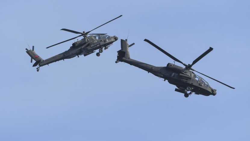New stunts for RSAF Apache helicopters, F-16C fighter jet performing at Singapore Airshow New stunts for RSAF Apache helicopters, F-16C fighter jet performing at Singapore Airshow
