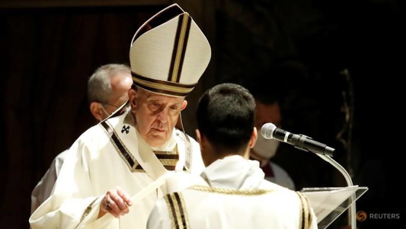 Pope, at Easter vigil, hopes for post-pandemic rebirth Pope, at Easter vigil, hopes for post-pandemic rebirth