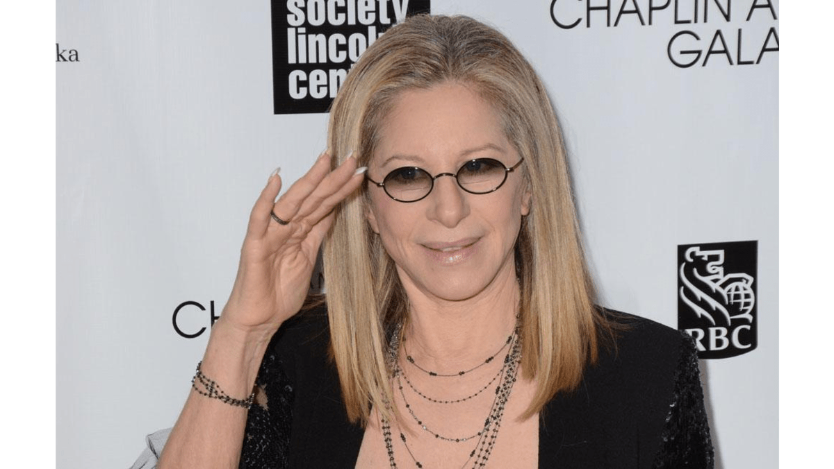 Barbra Streisand 'doesn't enjoy' performing live - 8days