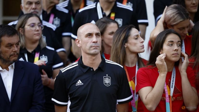 Spain soccer: Rubiales' apology over unsolicited kiss not enough - PM Sanchez