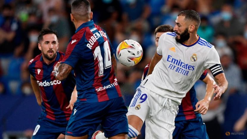 Football: Vinicius rescues draw for Madrid at Levante after collapse Football: Vinicius rescues draw for Madrid at Levante after collapse