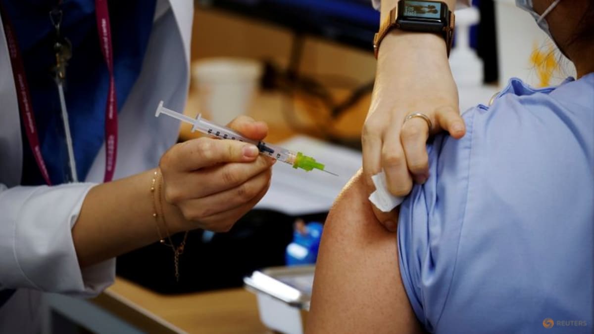 Korea Selatan akan memotong interval booster vaksin COVID-19 bagi lansia untuk melawan peningkatan kasus
