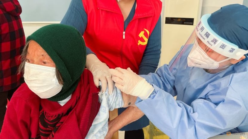 Chinese fret over infecting elderly as holidays prompt COVID-19 warnings Chinese fret over infecting elderly as holidays prompt COVID-19 warnings
