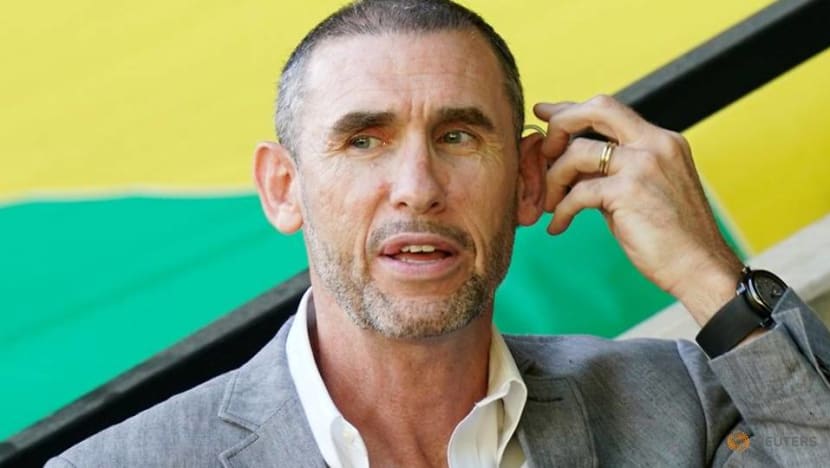Football: Arsenal Europa League exit embarrassing, says Keown Football: Arsenal Europa League exit embarrassing, says Keown