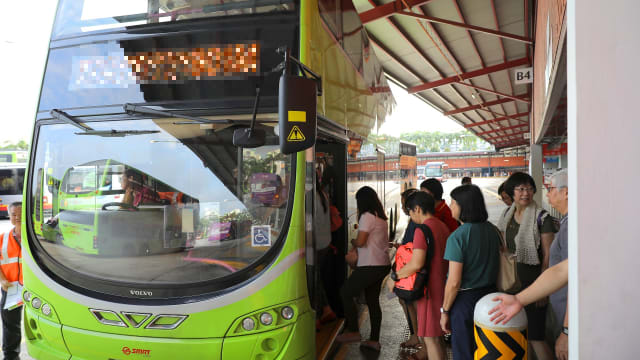 本月30日起 SMRT终止“午夜巴士”和两巴士路线