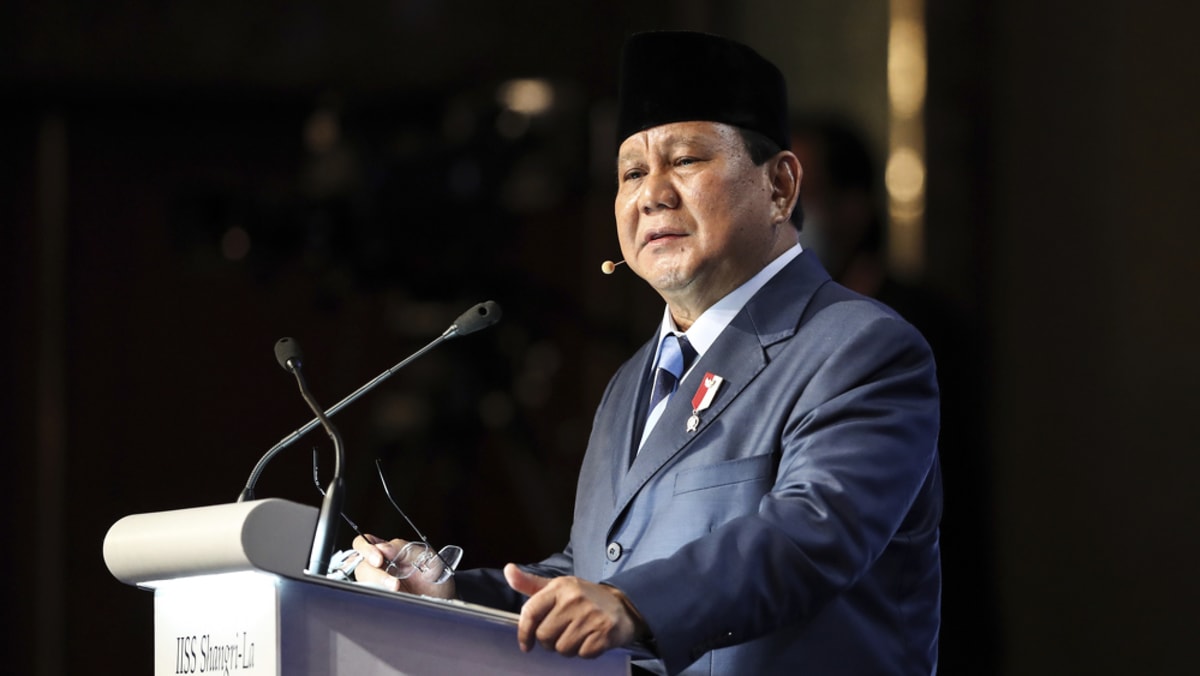 Menteri Pertahanan Indonesia, Prabowo, menyatakan niatnya untuk kembali mencalonkan diri sebagai presiden pada tahun 2024
