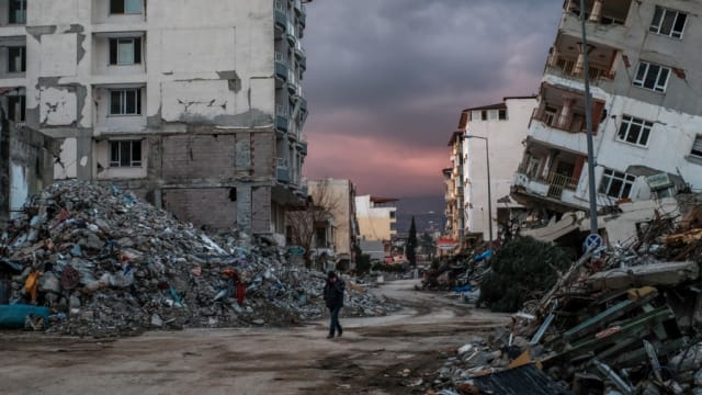 土耳其面对清理瓦砾艰巨挑战