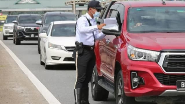 新马重开陆路边境 马国警方动员超过1600名警力 