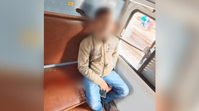 印度男子搭火车遇横祸 铁棍破窗刺穿脖子身亡