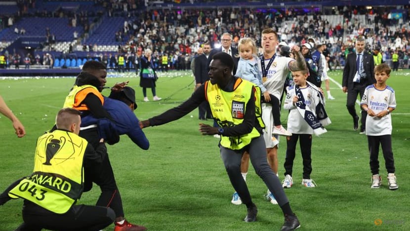 French govt says minister Darmanin backed by Macron despite soccer trouble French govt says minister Darmanin backed by Macron despite soccer trouble