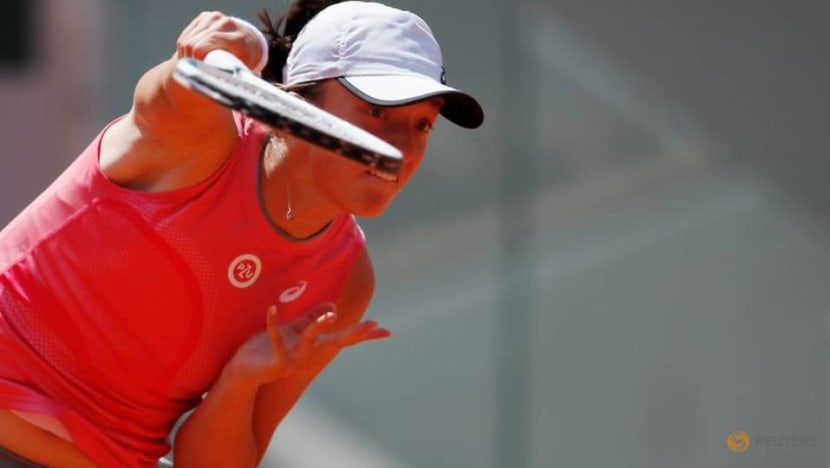 Tennis-Defending champion Swiatek crashes out of French Open in quarter-finals Tennis-Defending champion Swiatek crashes out of French Open in quarter-finals