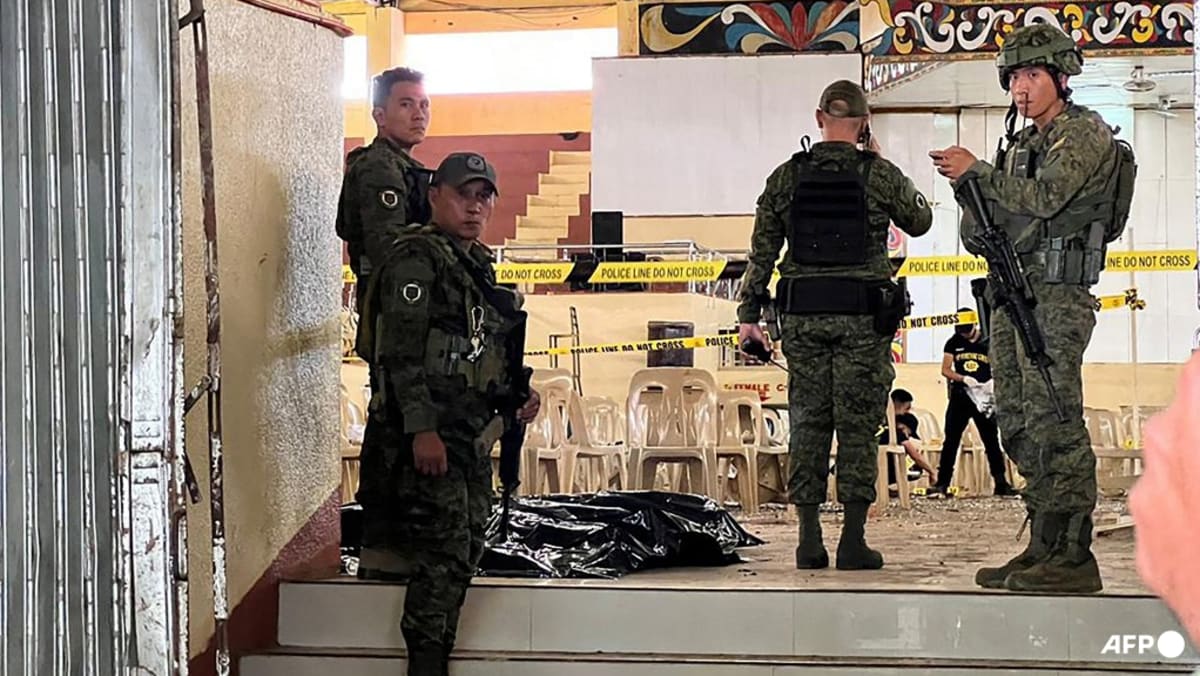 ‘Foreign terrorists’ behind deadly Philippine bombing: Officials