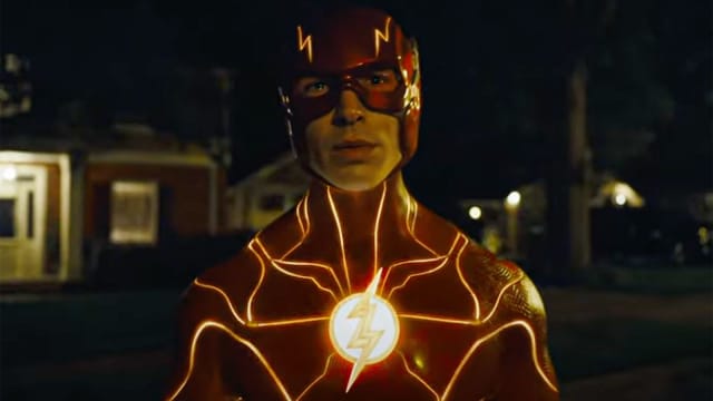 “The Flash”预告出炉　两代蝙蝠侠惊喜现身