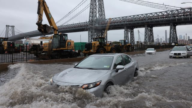 受热带风暴残余环流影响 纽约市等地进入紧急状态