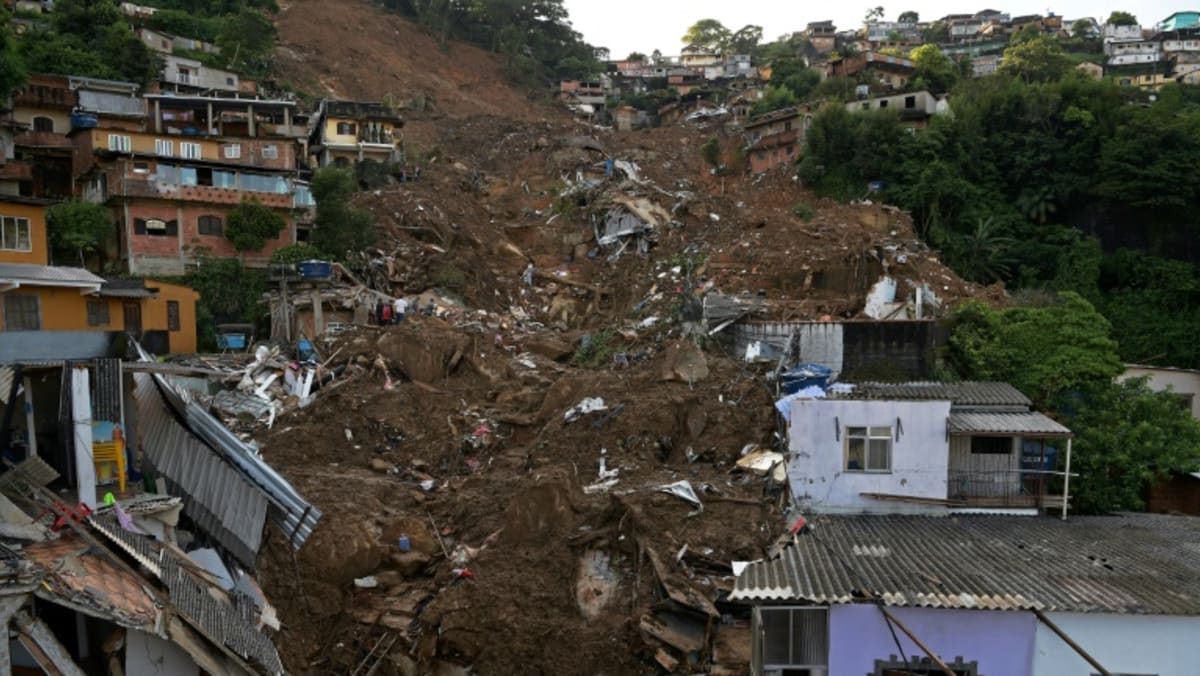 ‘Ternels of war’ di tengah pencarian korban banjir Brazil