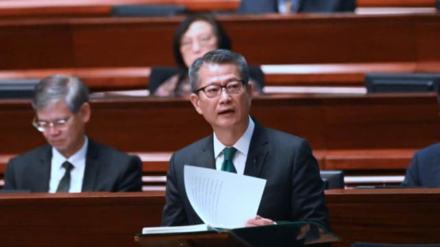 香港周三公布新财政预算案 财长表示经济复苏势头仍需加固