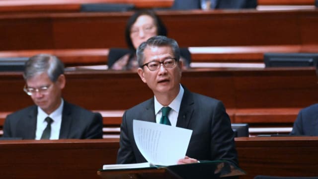 香港财政司司长后天访问我国和马国
