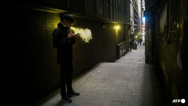 Hong Kong seeks to ban all e-cigarettes