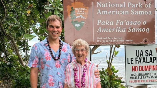 理解问答：93岁阿嬷跟着孙子游遍63座国家公园
