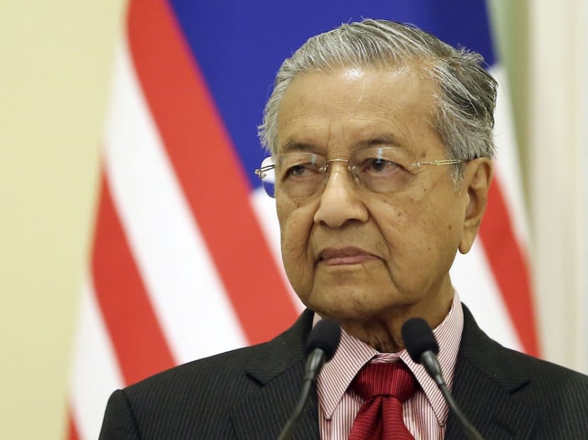 Dr M warns Malaysia about giving rulers absolute power TODAY