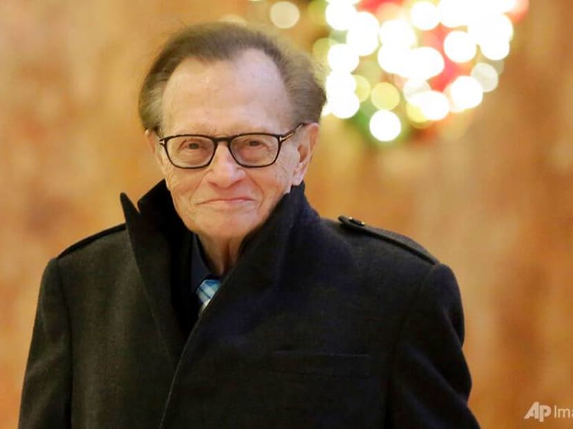 Oprah Winfrey, Bill Clinton praise and mourn Larry King Oprah Winfrey, Bill Clinton praise and mourn Larry King