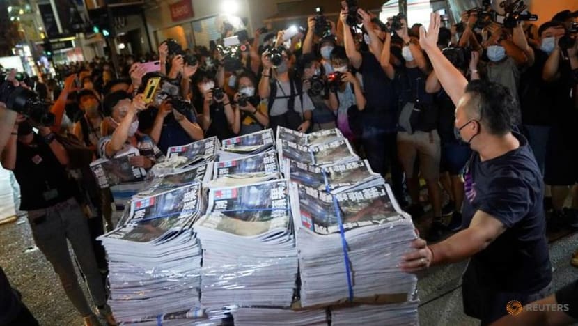 Hong Kong police arrest former Apple Daily journalist at airport: Local media Hong Kong police arrest former Apple Daily journalist at airport: Local media