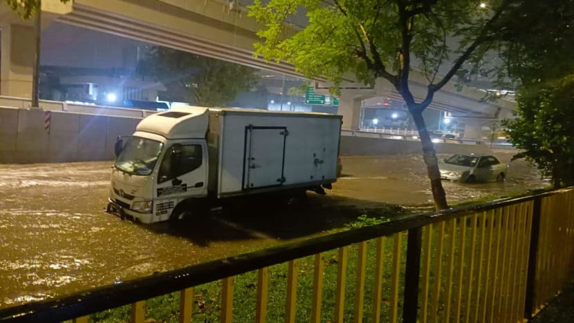 Malaysia GE15: Flash floods hit several areas, forcing candidates to suspend campaigning Malaysia GE15: Flash floods hit several areas, forcing candidates to suspend campaigning