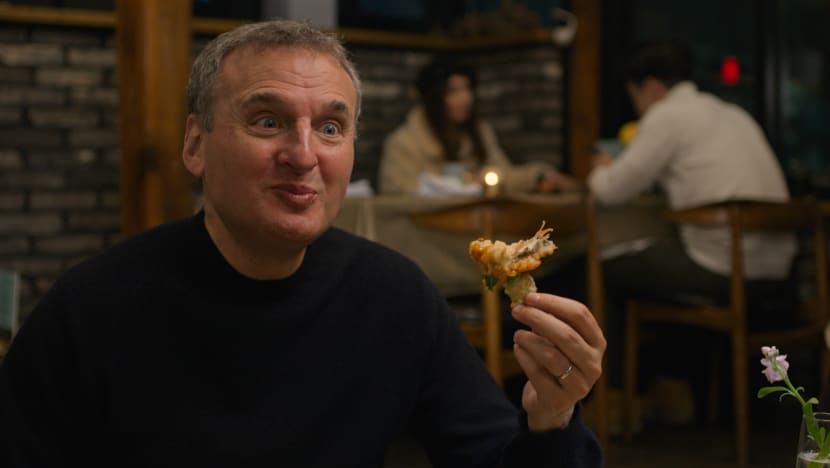 Somebody Feed Phil’s Phil Rosenthal Reveals Which Scenes Didn’t Make The Final Cut Of The Singapore Episode Somebody Feed Phil’s Phil Rosenthal Reveals Which Scenes Didn’t Make The Final Cut Of The Singapore Episode