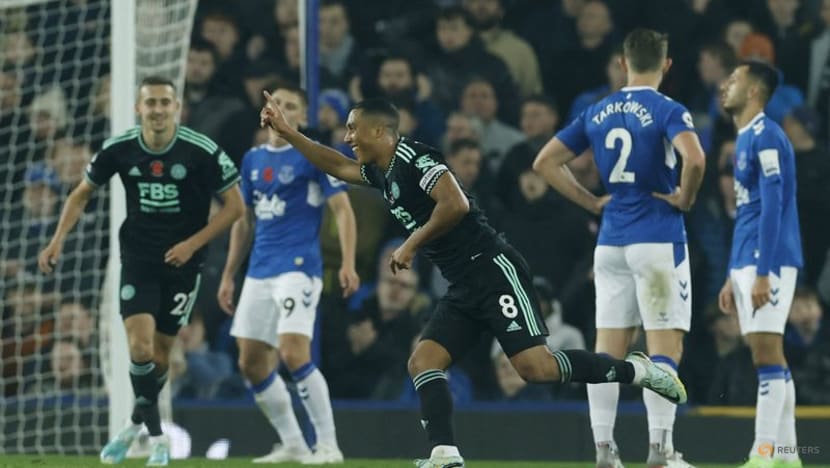 Leicester win at Everton to climb out of bottom three Leicester win at Everton to climb out of bottom three