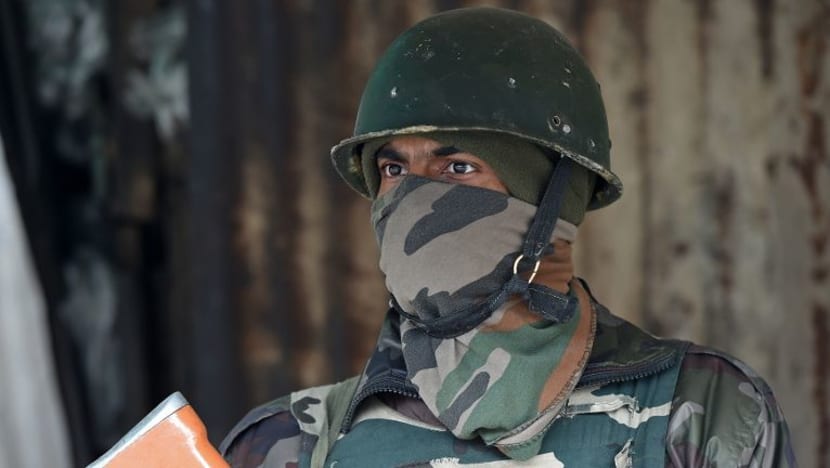 India, Pakistan berbalas tembakan di Kashmir, penduduk lari menyelamatkan diri