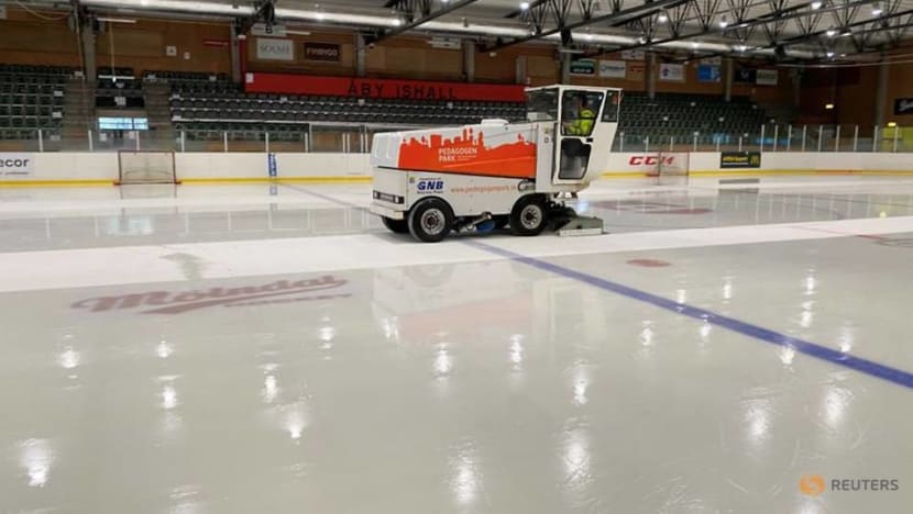 COVID and ice hockey: outbreaks chill Nordic national pastime COVID and ice hockey: outbreaks chill Nordic national pastime